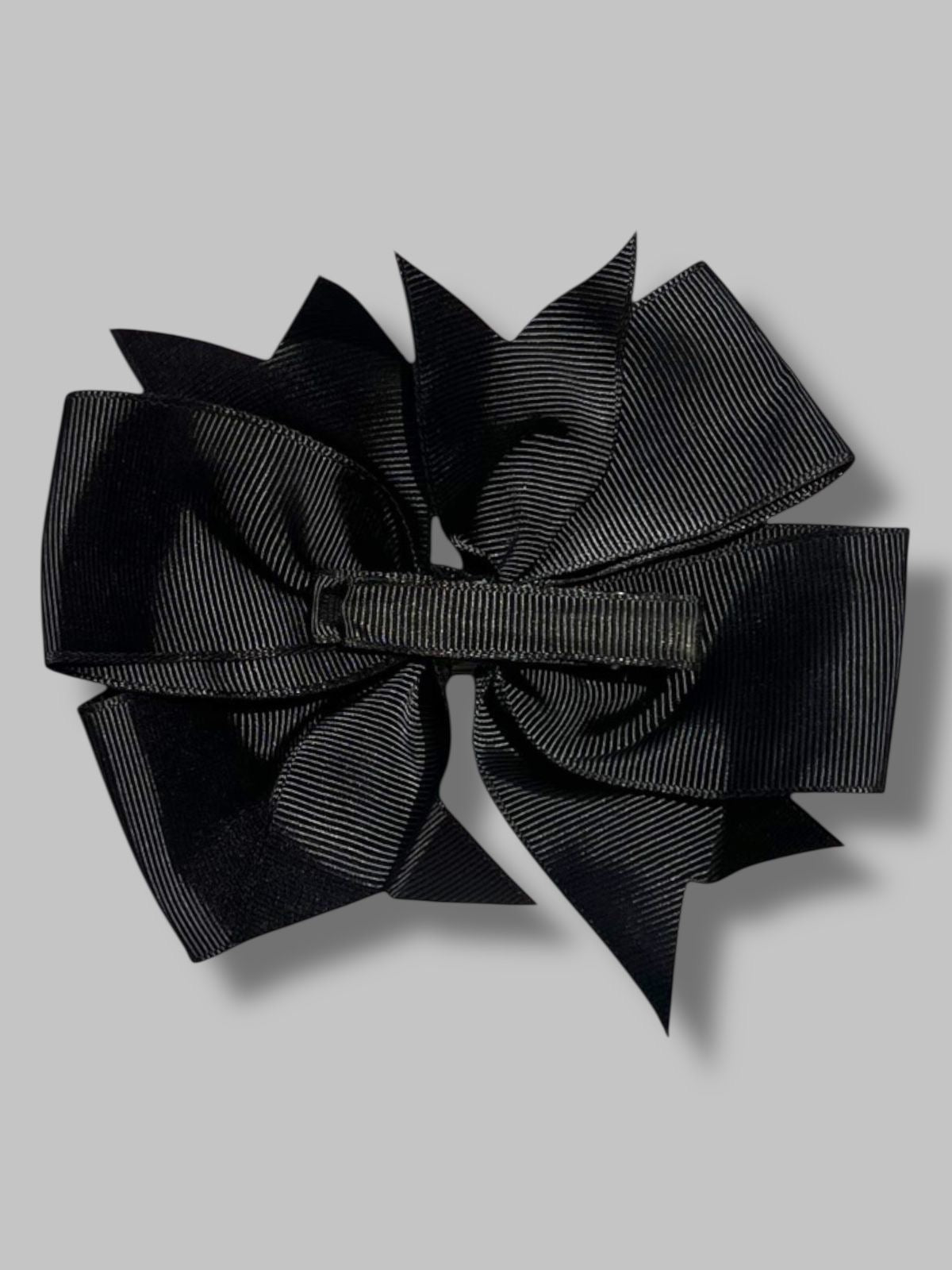Girls medium bows pin