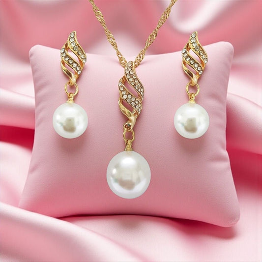 pearls set