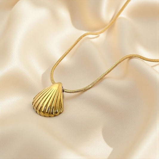 Gold plated shall necklace