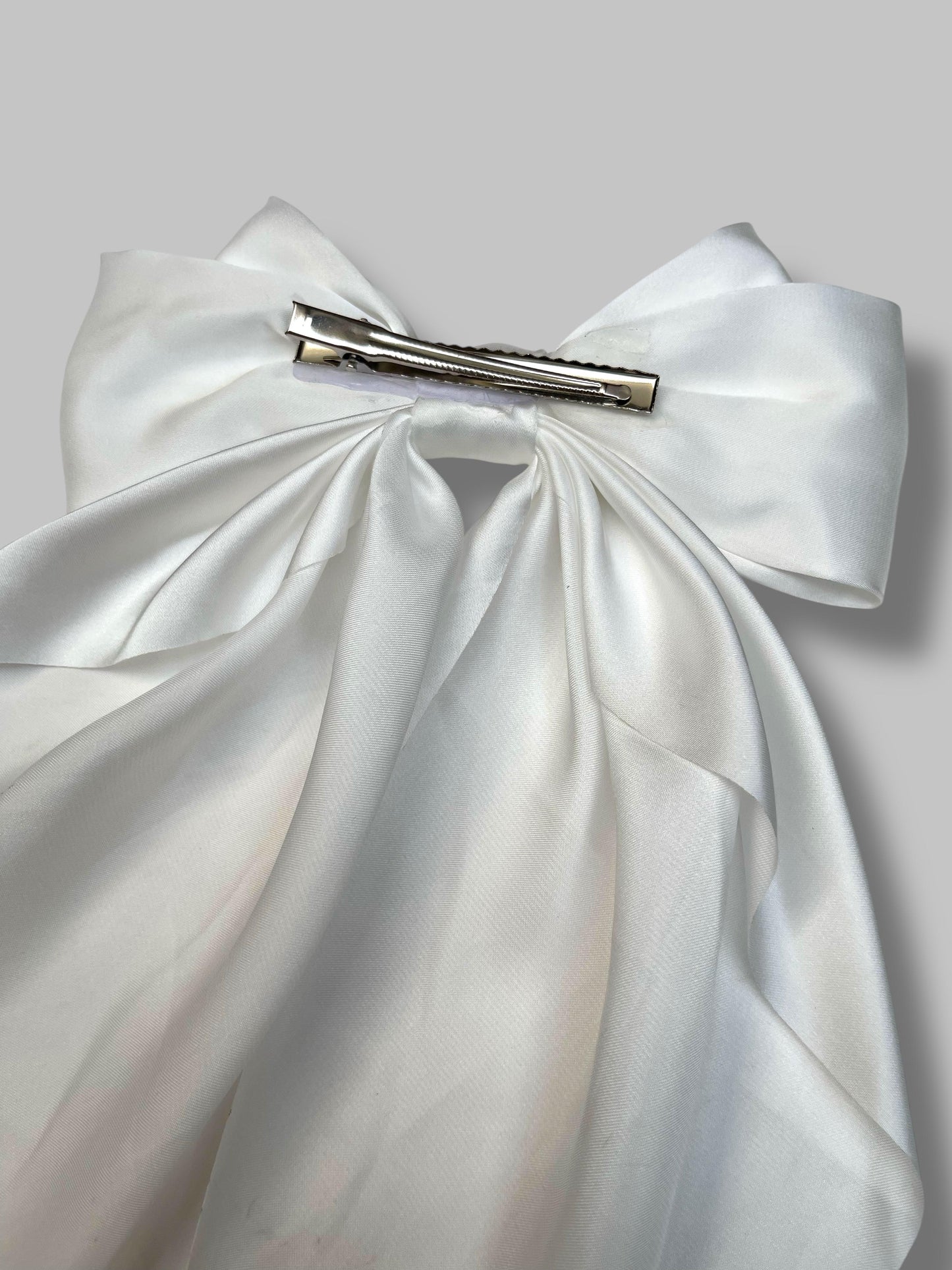 Plain silk bow
