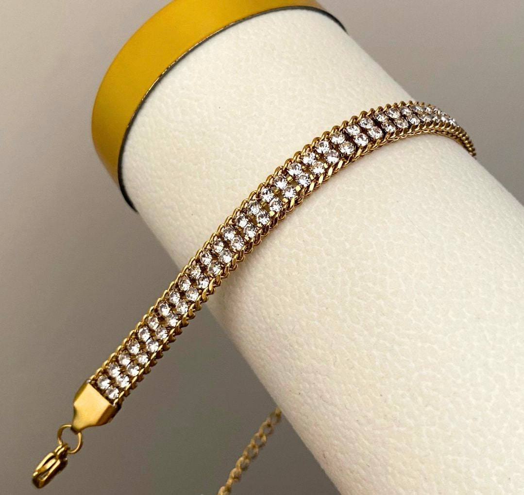 Double layered zircon