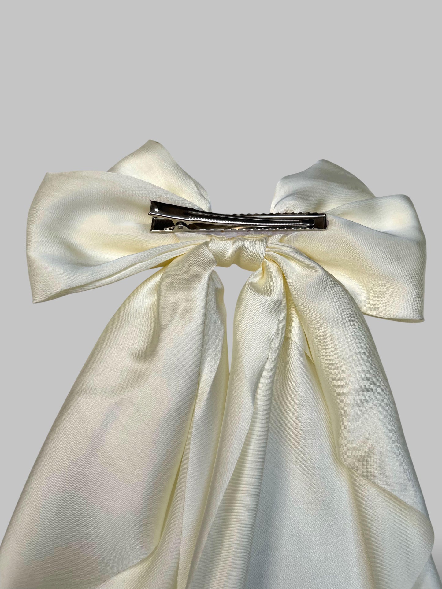 Plain silk bow